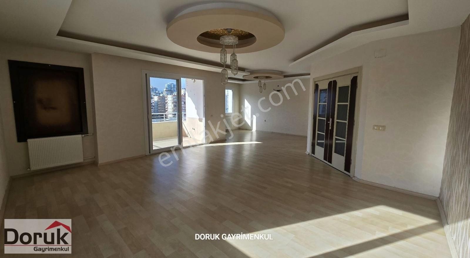 Doruktan Mezitli Menderes'de 4+1 Havuzlu Kombili Kiralık