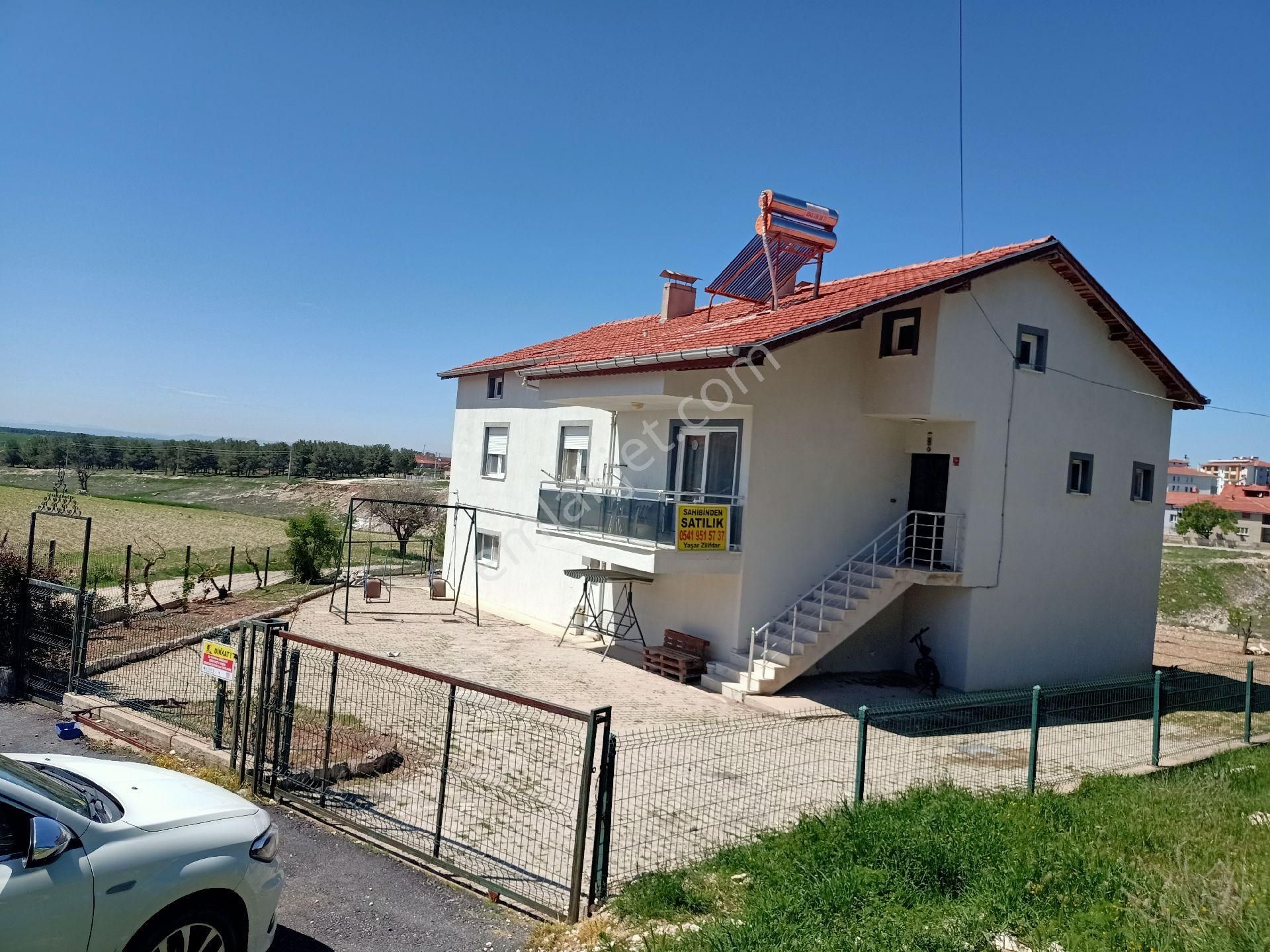 İki Katlı Garajlı Müstakil Ev