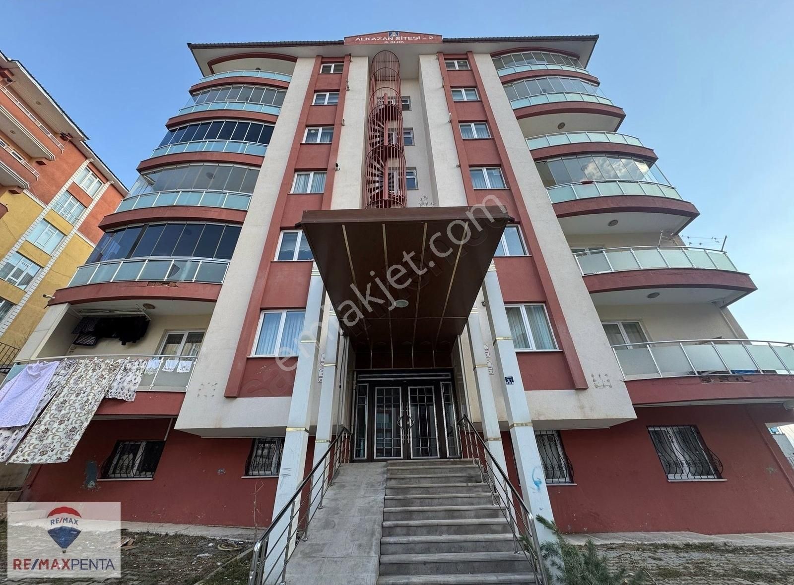 Remax Penta 'dan Kayakyolu 'nda Satılık 4+1 Daire