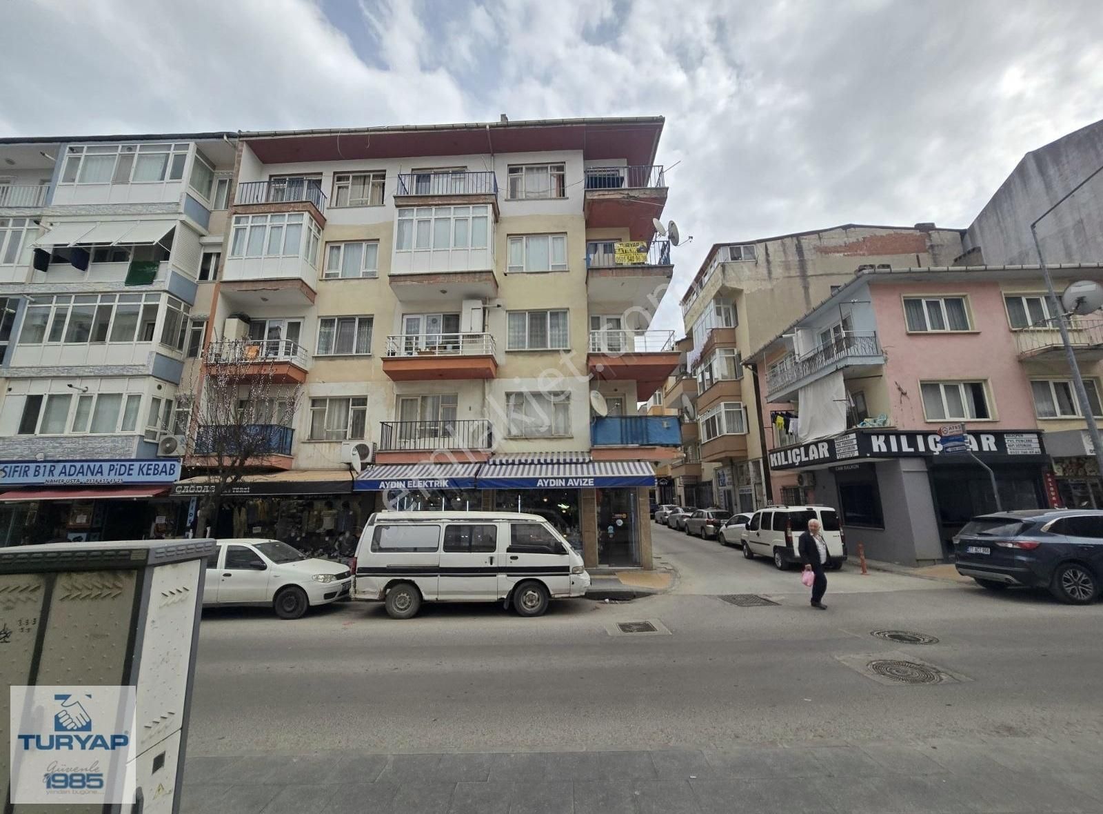 İsmet Acar Caddesinde Satılık 3+1 Daire