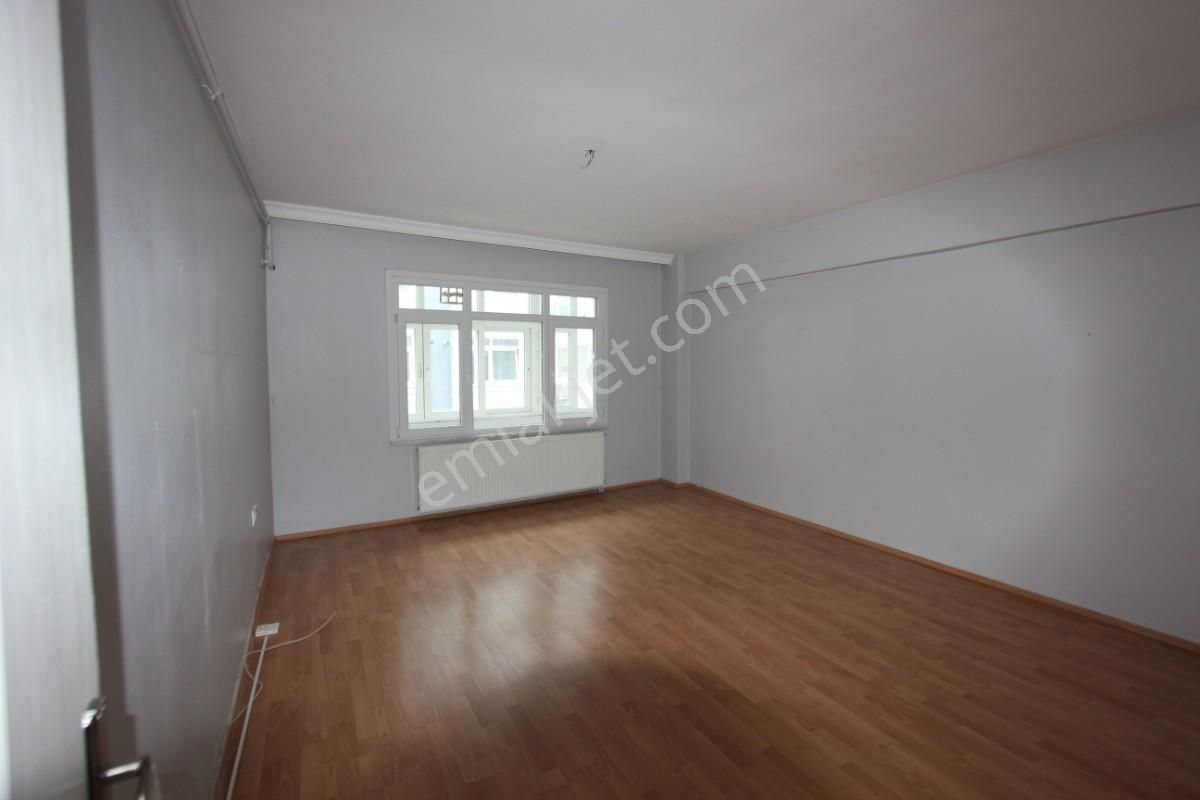 Kağıthane Gümüşhane Cadde Üzerinde 3+1 Kiralık Daire