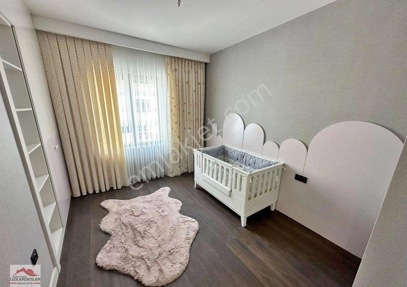 Bulvar Paraleli A-kalite Emsalsiz İşçilik Site İçi Ultralüx 4+1.