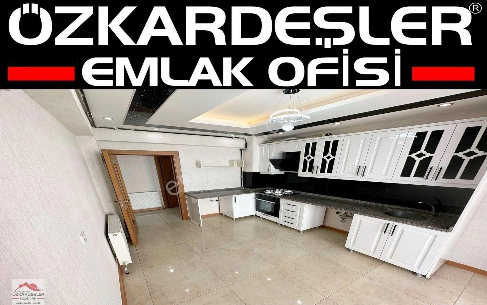 Özkardeşler'den *ivedik Cad Paraleli Arakat Asansör Megalüx 3+1*