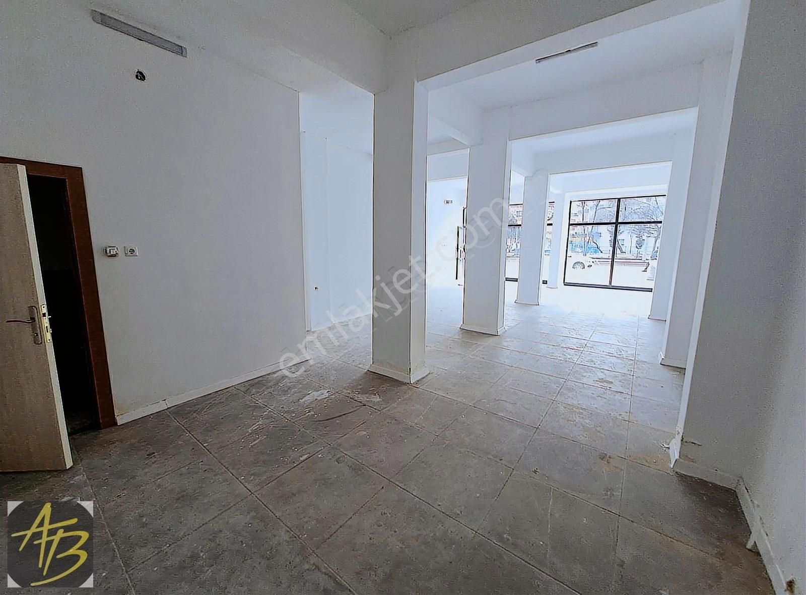 2 Adet Dükkan Ana Cadde Üzeri 200 M2 İçi 160 M2 Dış Satılık - Görsel 12