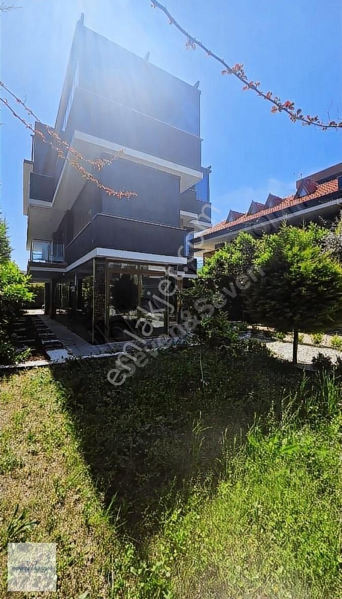 Kuşadası'nda Yavansu'da 5+2 Özel Havuzlu Müstakil Villa