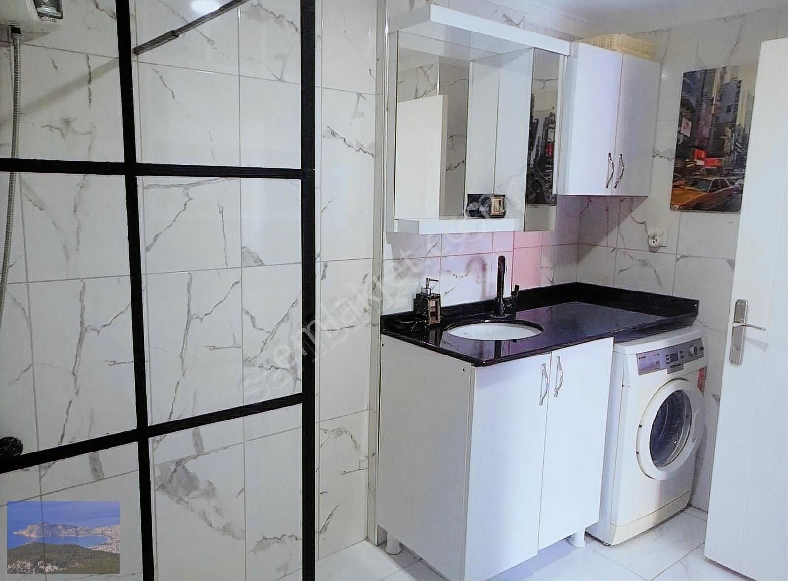 Alanya Saray Mah. Eşyalı Satılık 1+1 Denize 350 M.