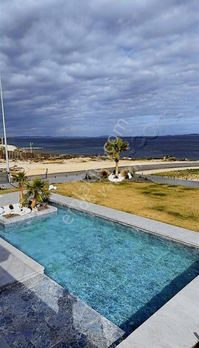 Çeşme Dalyanda 130 M² Dubleks, Full Deniz Manzaralı 2+1 Yazlık!