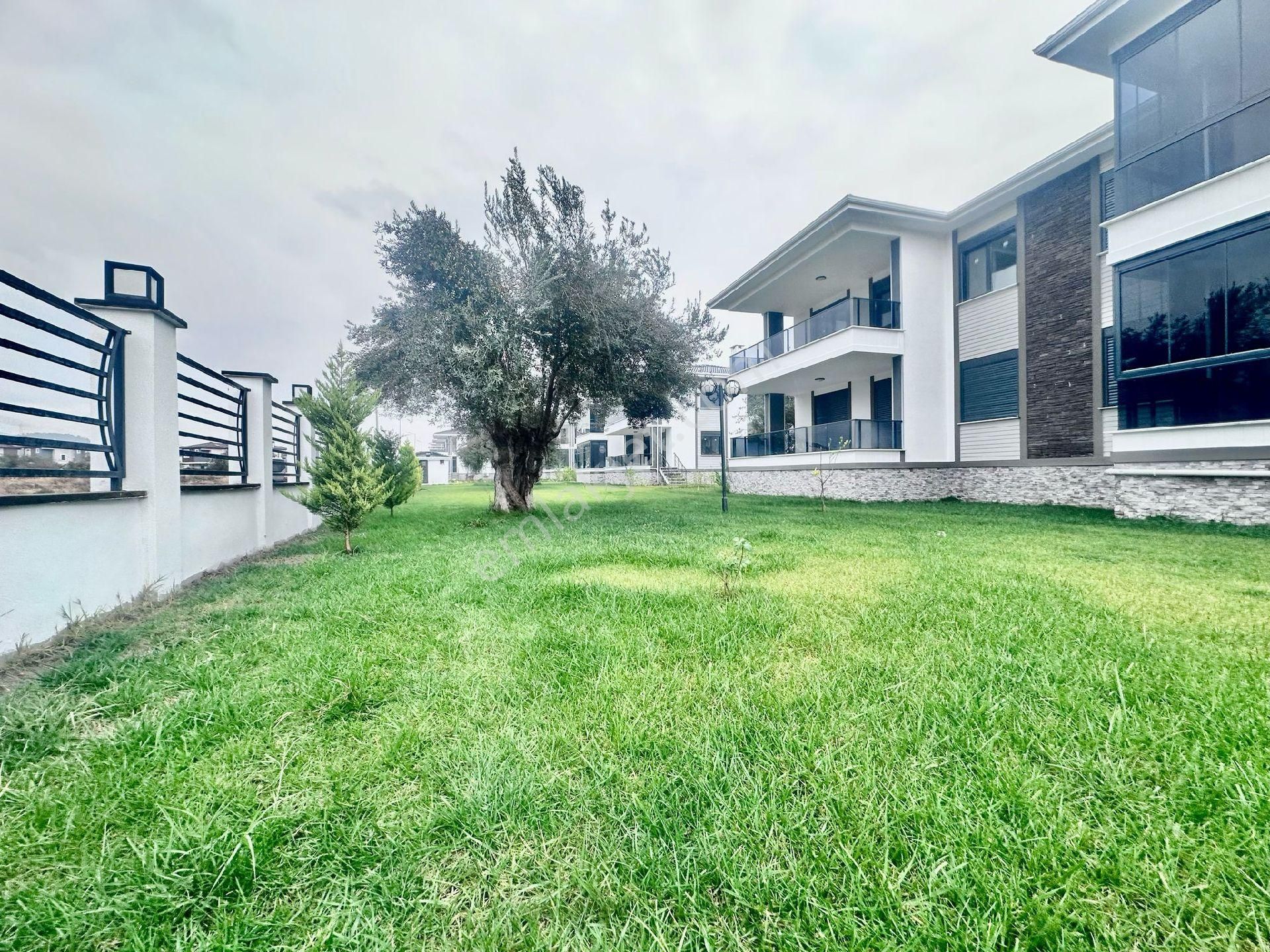 Güre Binyapı Dan Doğanın İçerisin De Denize Yakın Havuzlu 2+1 Daire