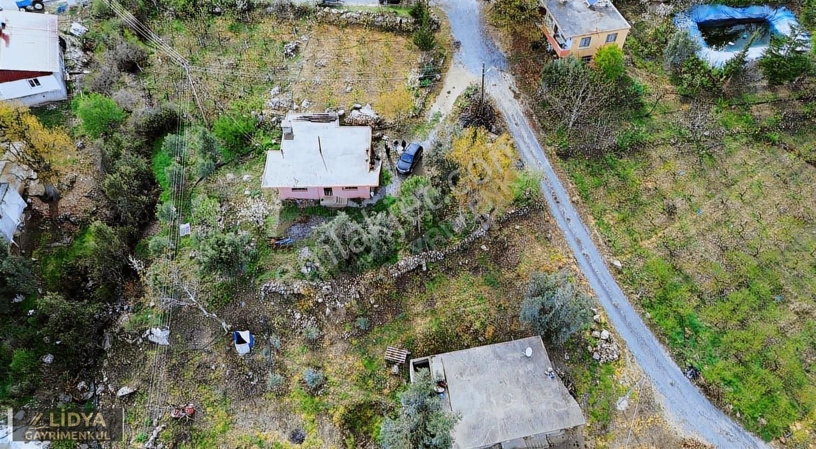 2+1 Ev Ve 947 M2 Arsası 2 Kat İmarlı 0,40 Emsal