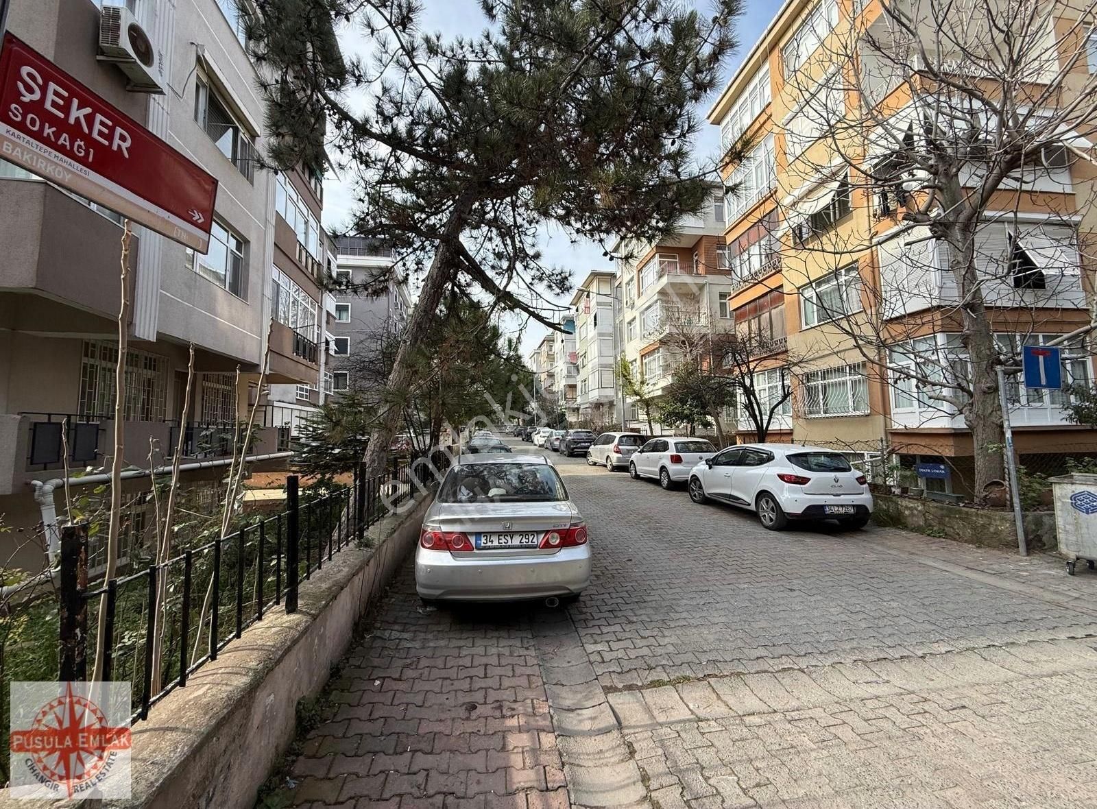 Bakırköy Metroya Yakın Güçlendirilmiş Binada En Üst Kat (boş)