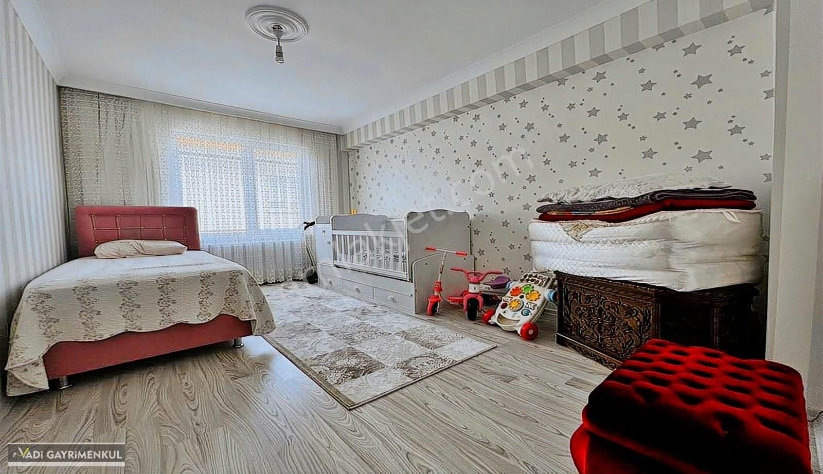 Vadi'den Karakayada Ara Kat - Güney Cephe - 3+1 Satılık Daire !