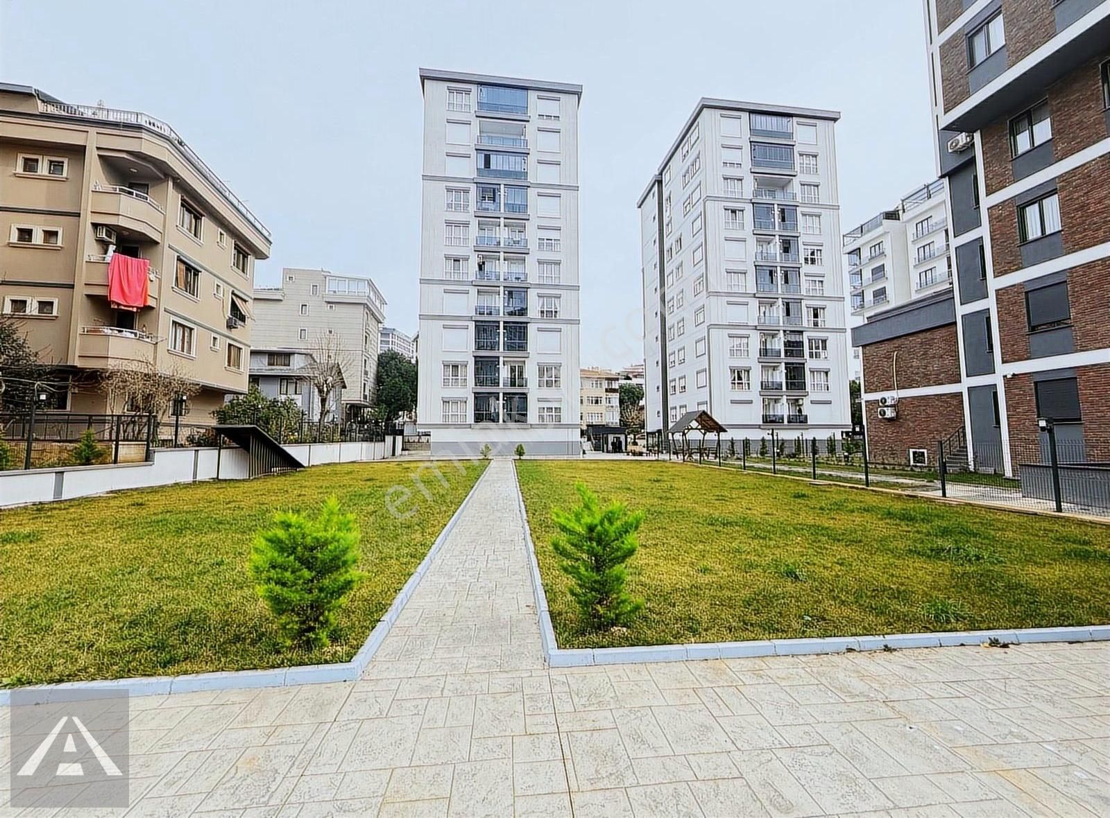 Süreyya Plajında Süreyya Evlerinde Yüksek Katta Boş Sıfır 2+1