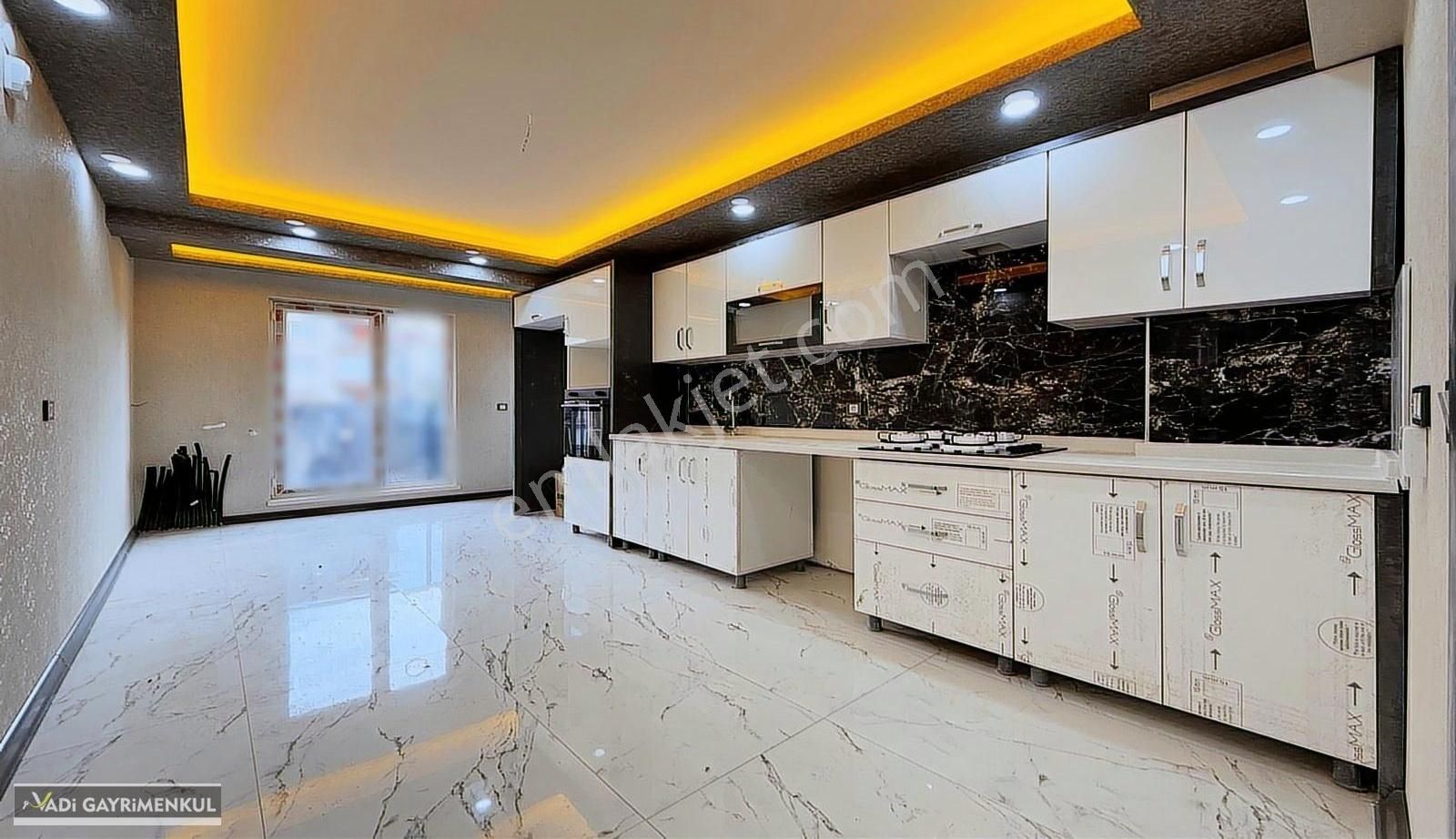 Vadi'den Karakayada Katta Cadde Yakını Sıfır Yüzde 80 Kredi 4+1