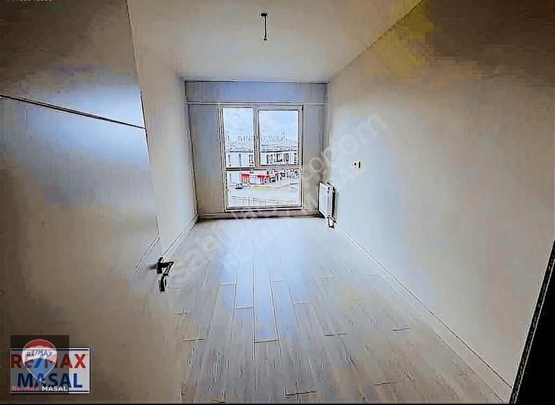Başakşehir Estonşehir Koru Sitesinde Satılık 2+1 Daire