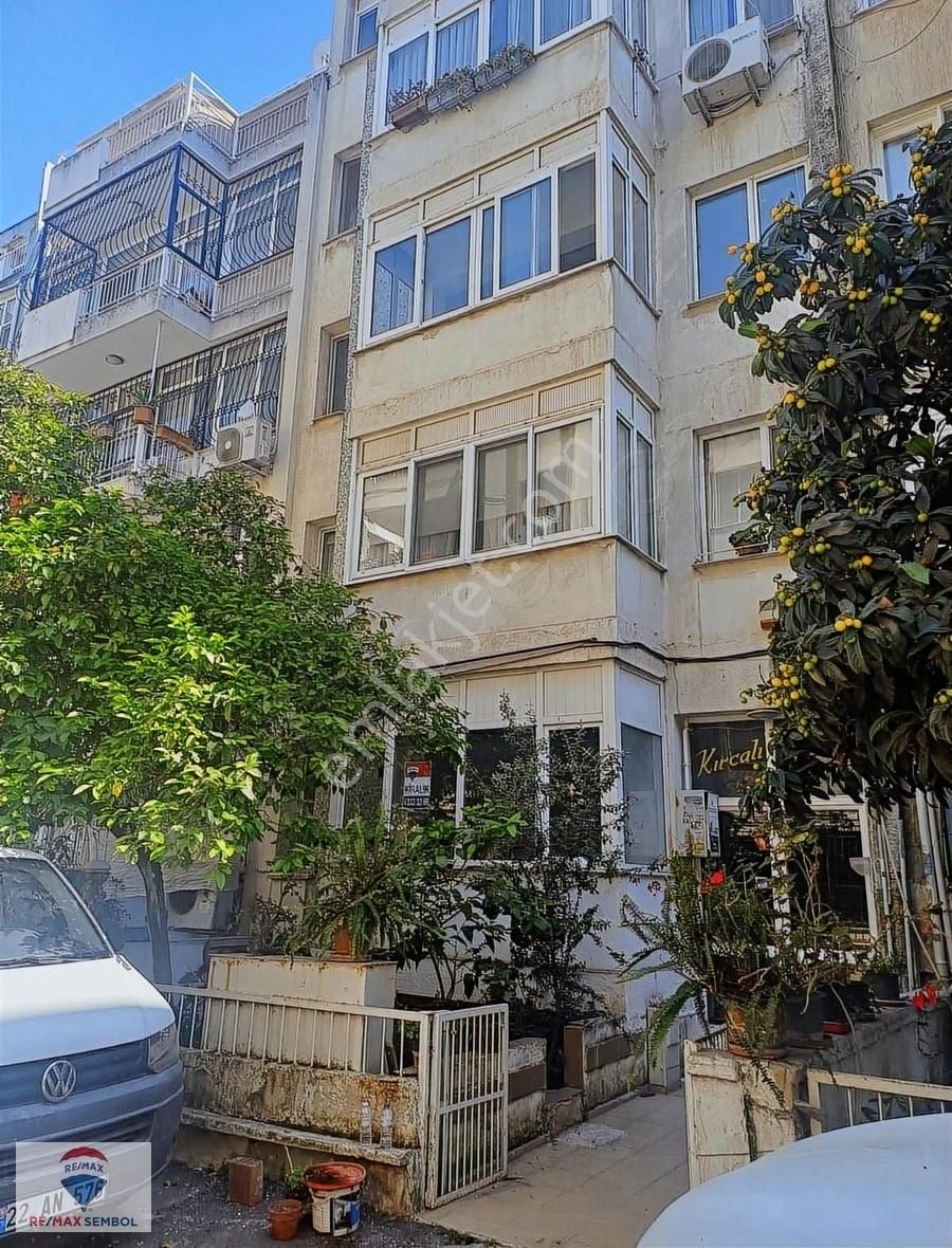 Göztepe Stadı Yanı Çift Çepe Bahçeli Zemin 2 Oda 1 Salon