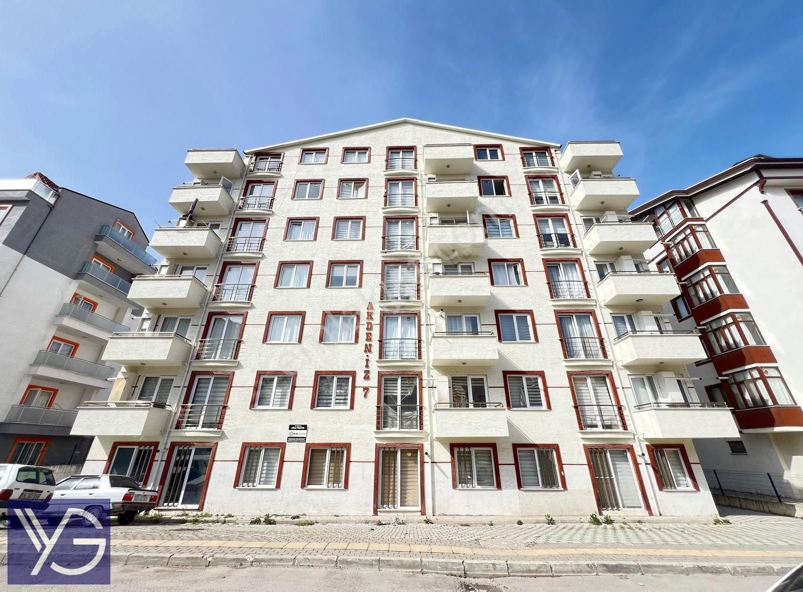 Yamaner'den Yüksek Kredil Geniş 3+1 Eşyalı Teraslı Dubleks Daire
