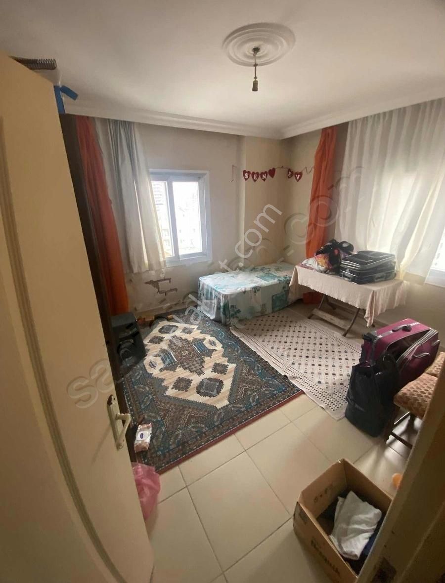 Alyans Düğün Salonu Yanı 190 M2 Satılık 3+1