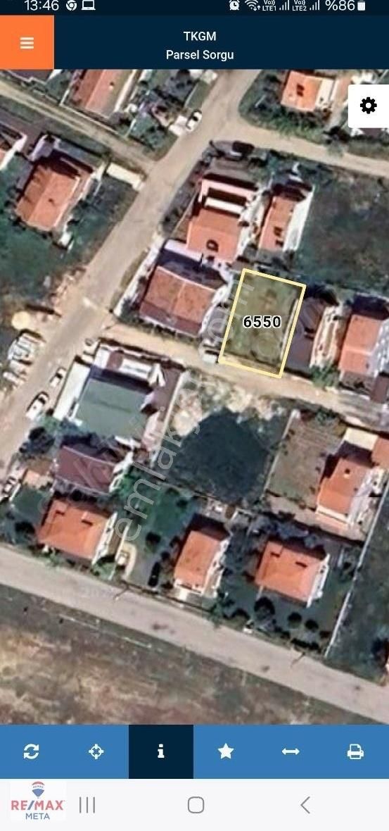 Yeni Çiftlikte Merkezi Konumda Satılık Müstakil Villa Arsası