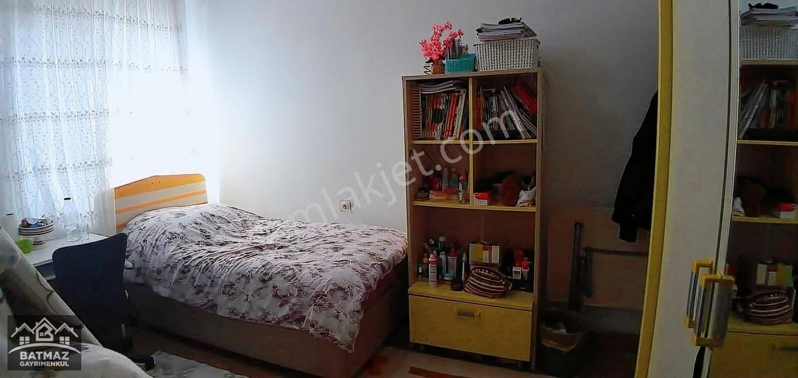 Mücahitler Mah.nde Satılık (3+1) Daire