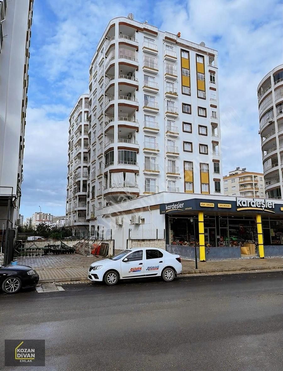 Kozan Divan Emlak'tan Işıklı Yolda 4+1 Daire