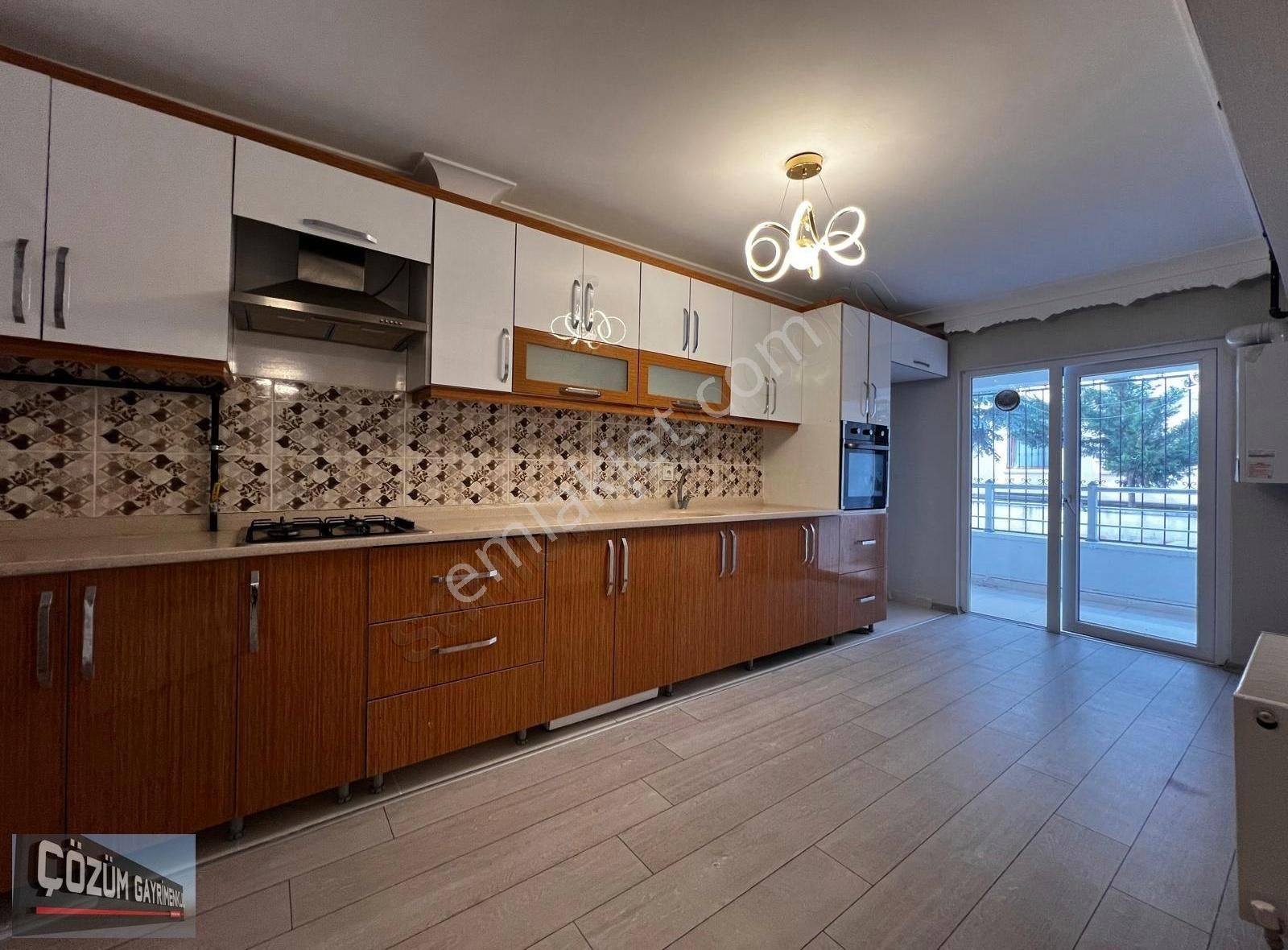 Çözüm Fırsatları Devam Ediyor Yeni Bina 2+1 Full Yapılı Daire.