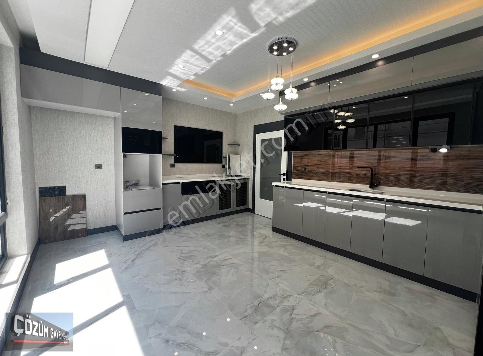 Kalite Yeniden Yazılıyor Çözüm'de Sıfır 3+1 Full Yapılı Daireler - Görsel 5