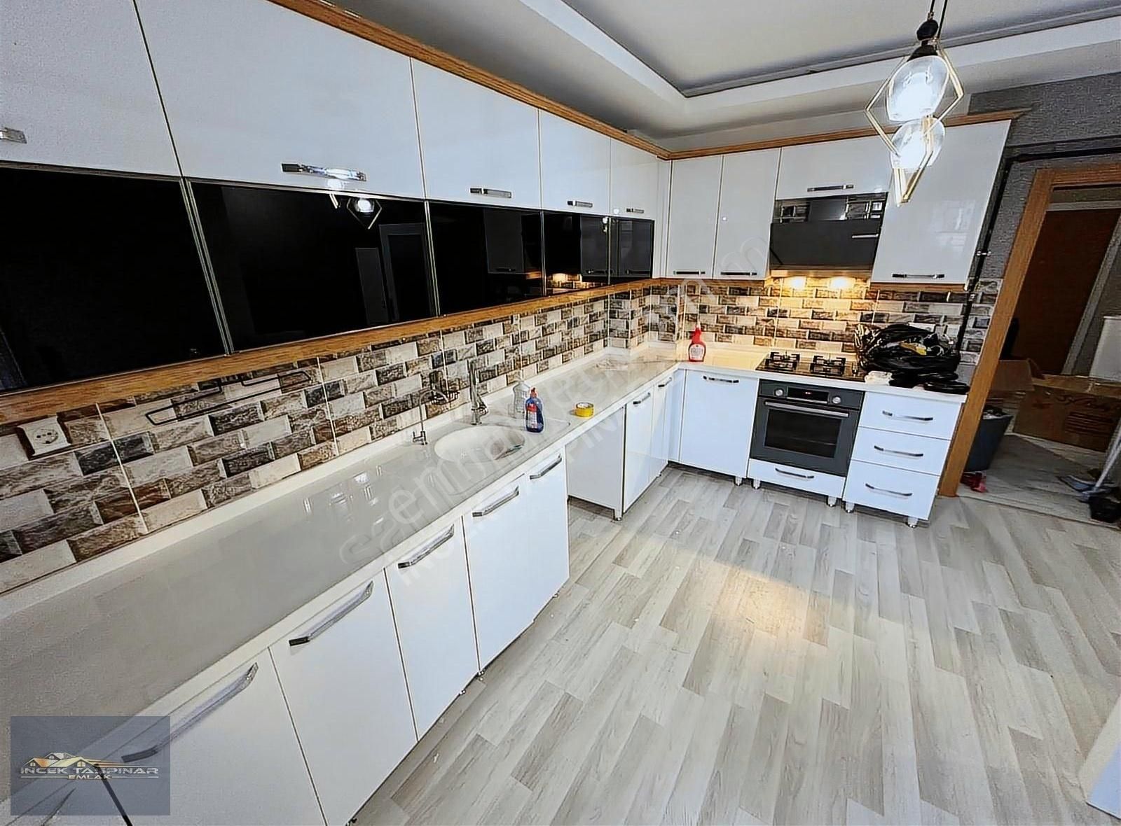 İncek Taşpınar Emlak'tan 5+1 Manzaralı Kiralık Daire