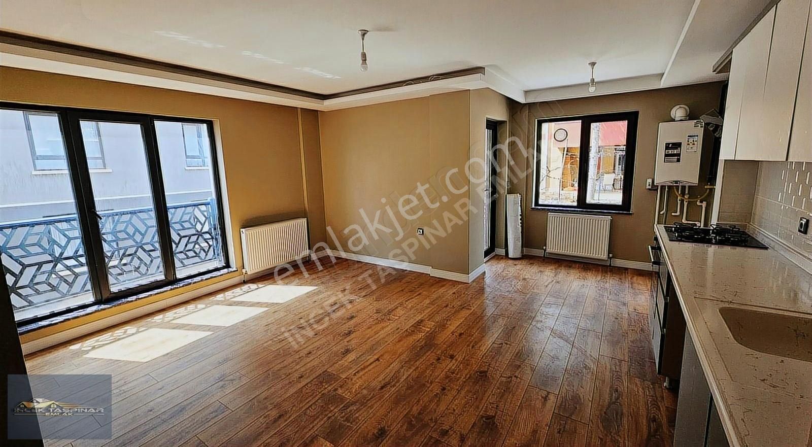 İncek Taşpınar Emlaktan Bulvara Yakın Geniş 2+1 Kiralık Daire