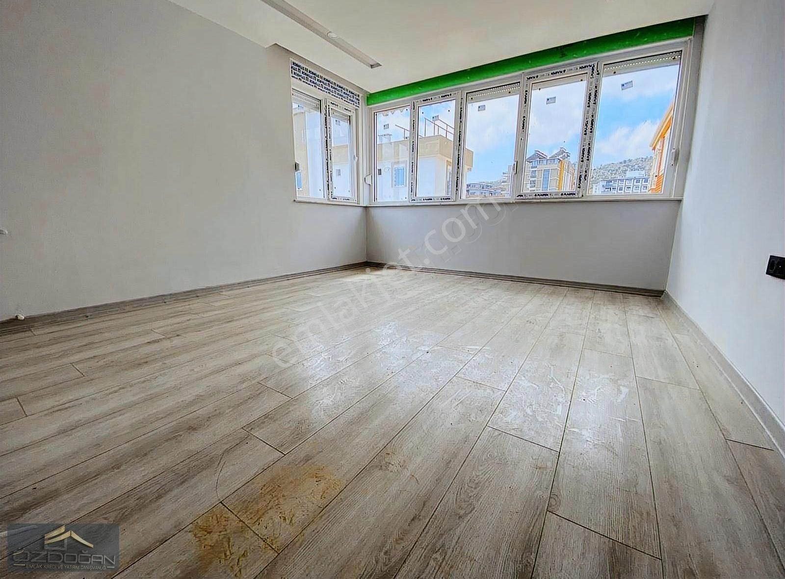 Fevziçakmak'ta 5+1 Asansör Katta Tek Çift Mutfak Ebeveyn Banyolu - Görsel 27