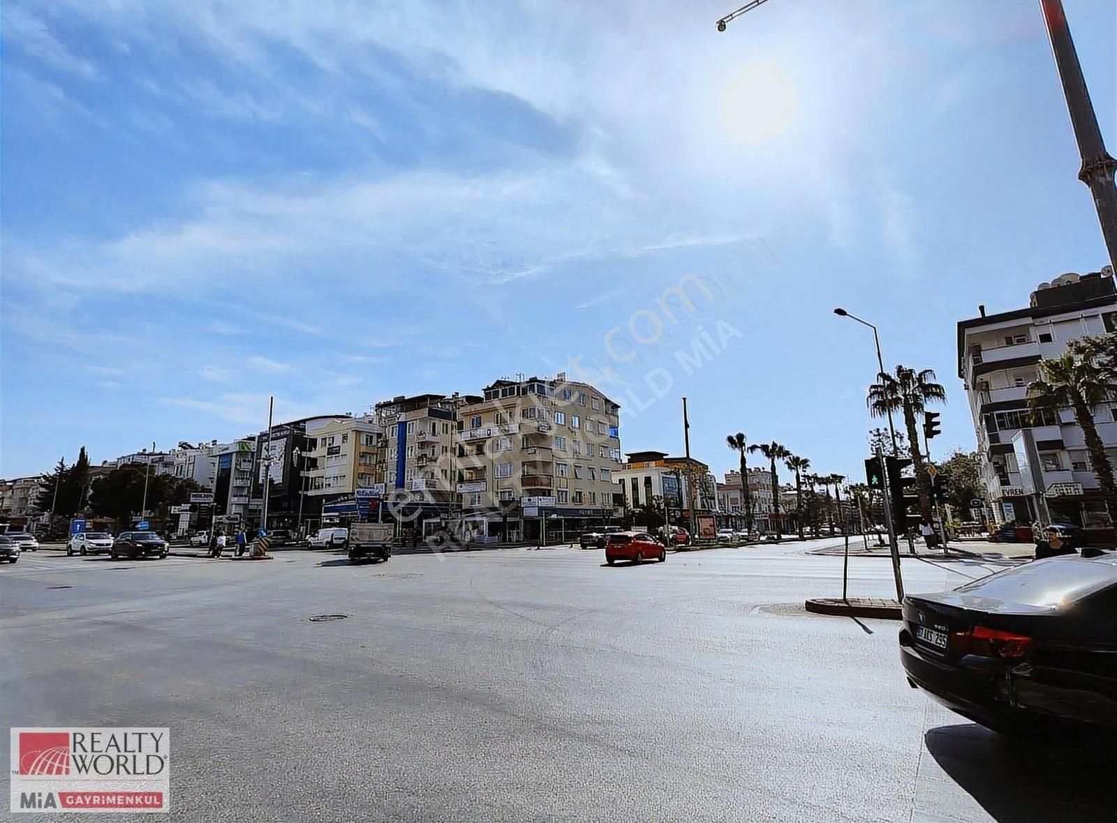 Antalya Konyaaltı Atatürk Bulvarı Üstü 4+1 Ara Kat Kiralık Ofis