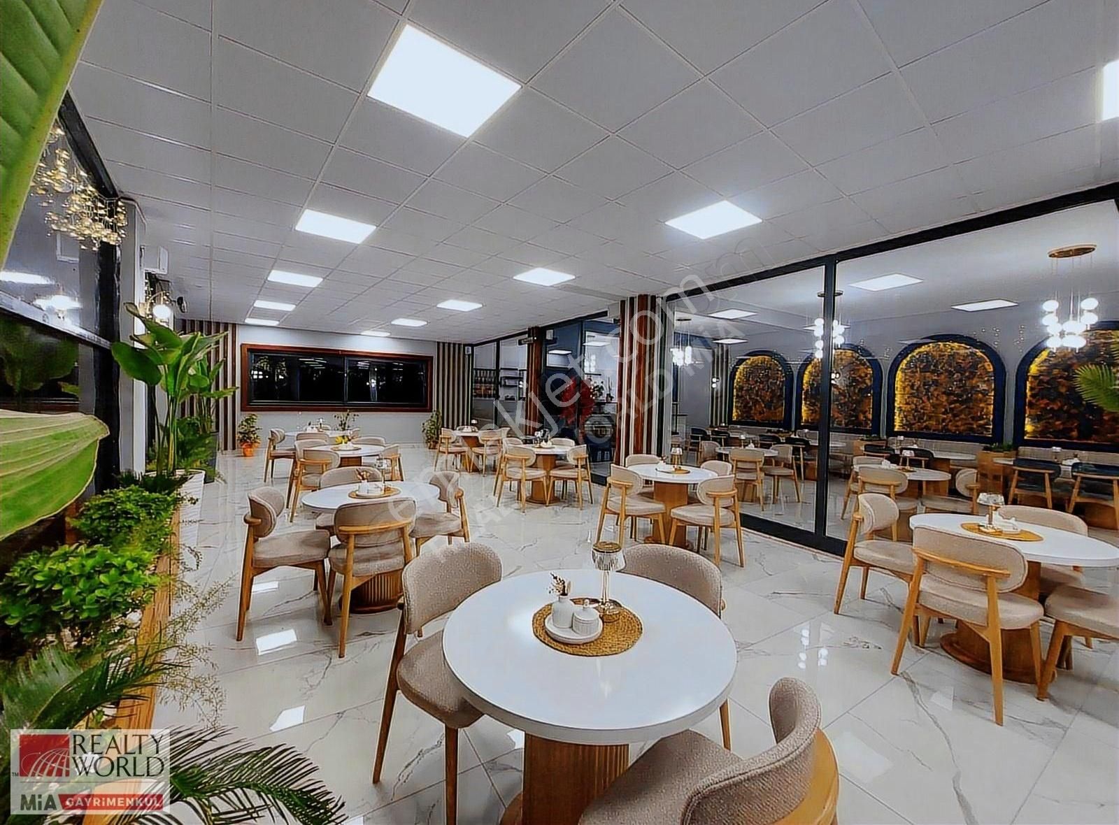 Antalya Döşemealtı'nda Fark Yaratan/oyun Alanlı Devirlik Cafe