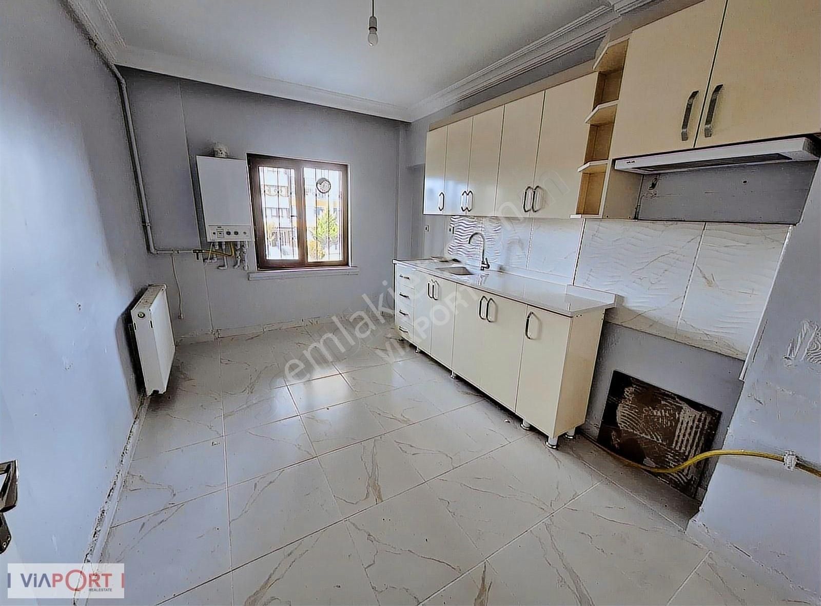 Etimesgut Ahimesut Mah. Site İçerisinde Ön Cephe 3+1 Daire