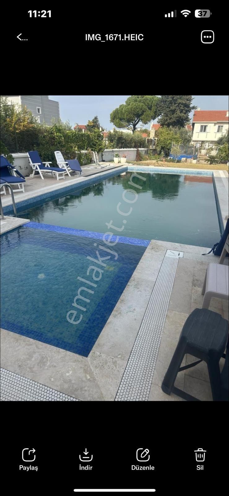 Urla Çeşmealtında Havuzlu Sitede 1+1 Daire