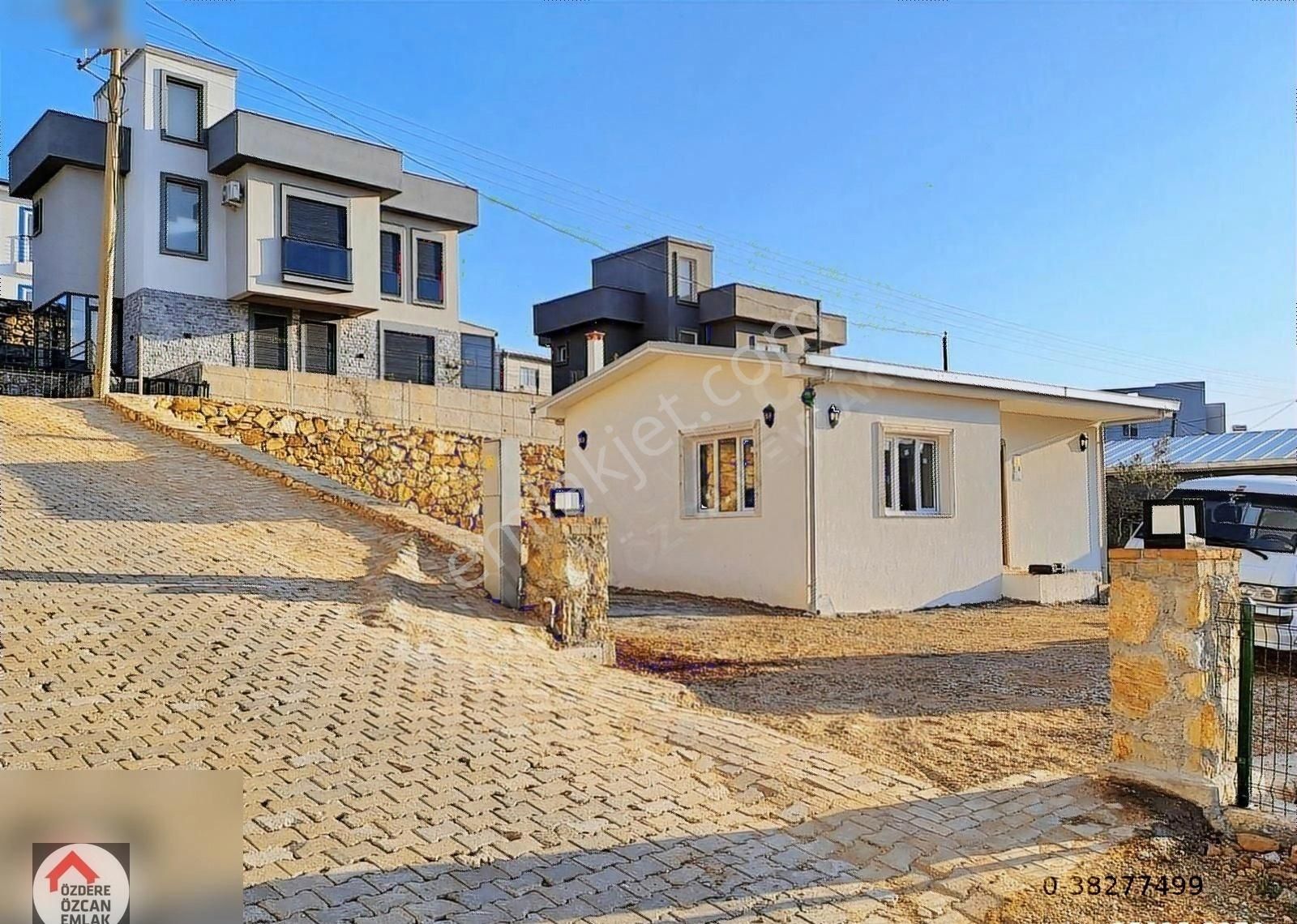 Selçuk Zeytinköy 379 M² Arsa İçerisinde Sıfır Yapı Müstakil Ev
