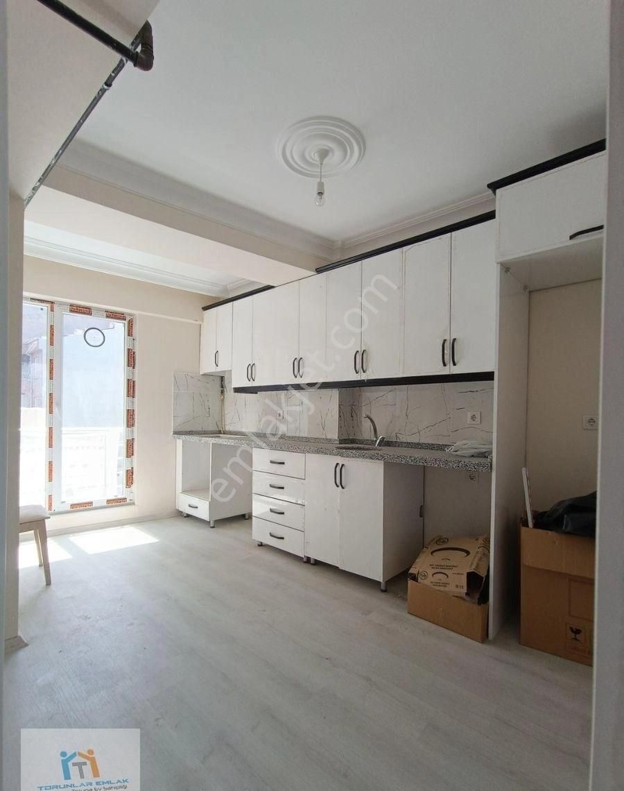 Torunlar Emlaktan Satılık 2+1 Kredili 1.kat Daire Bağcılarda
