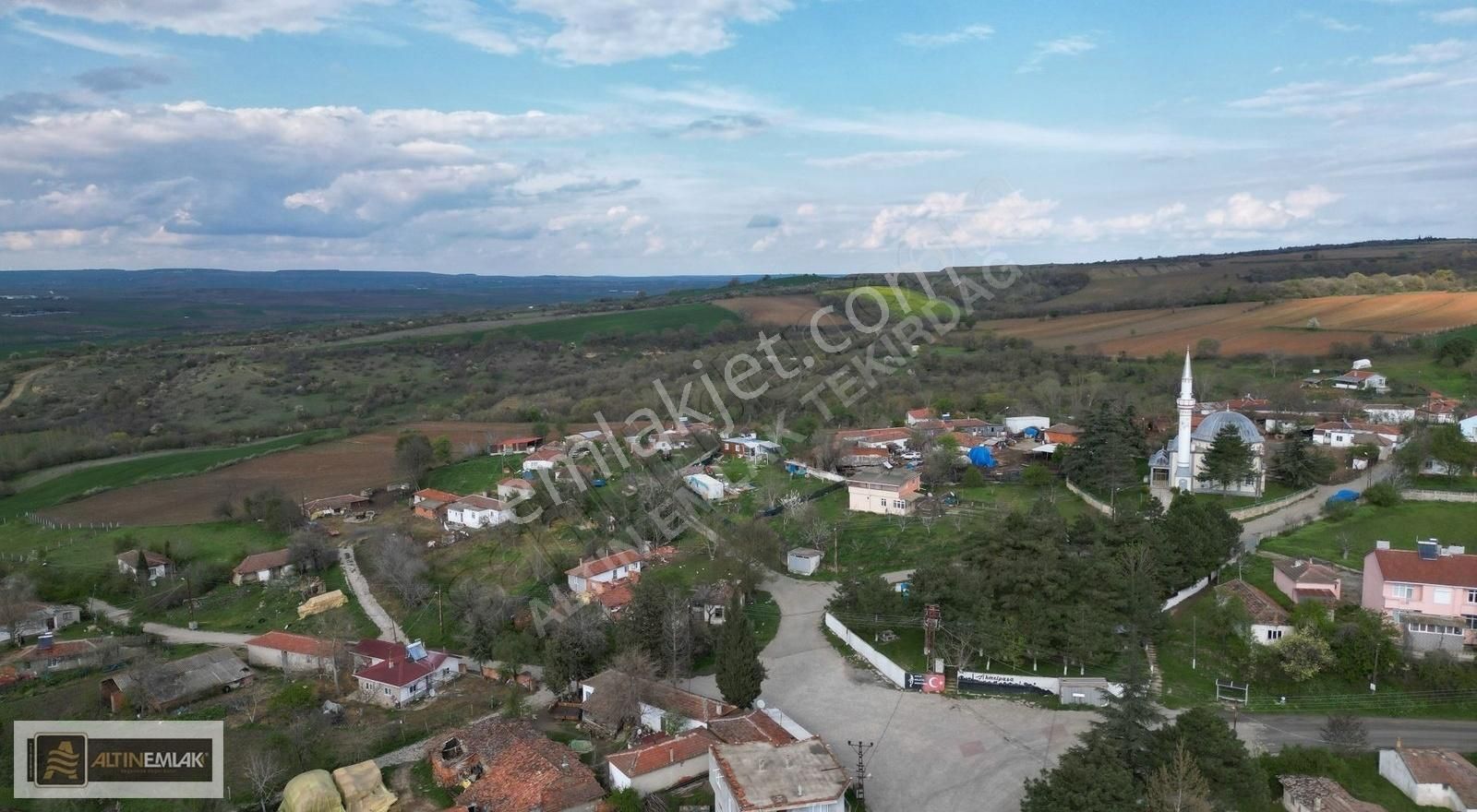 Tekirdağ Malkara Ahmetpaşa'da 3552 M2 Arsa Ve 840 M2 Tarla