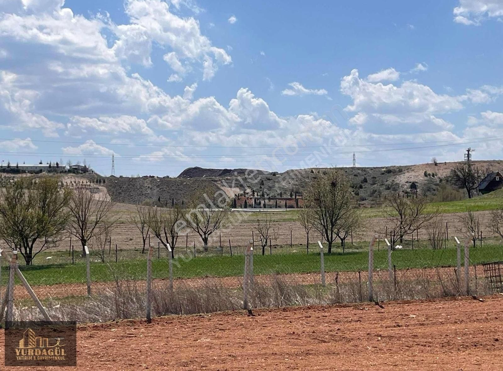 Yürükakçayır'da Bungalovların Dibinde Satılık 3.300 M2 Tarla
