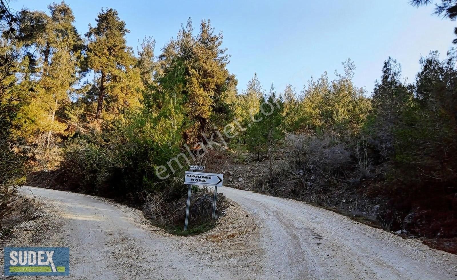 1085 M2 Muhteşem Manzaralı Satılık Tarla