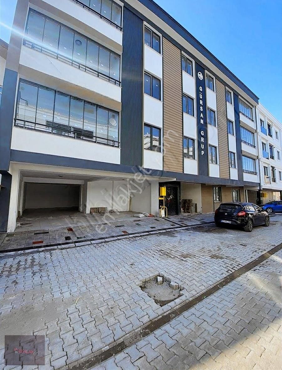 Emlak Kent'ten Esenevler'de Tramvaya İkinci Bina Lüks 2+1 Daire