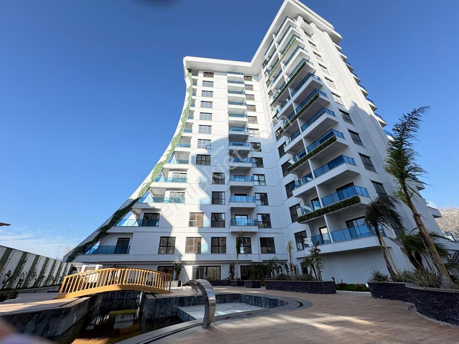 Alanya Mahmutlar 1+1 Premıum Kalite Ful Kompleks Satılık Daire