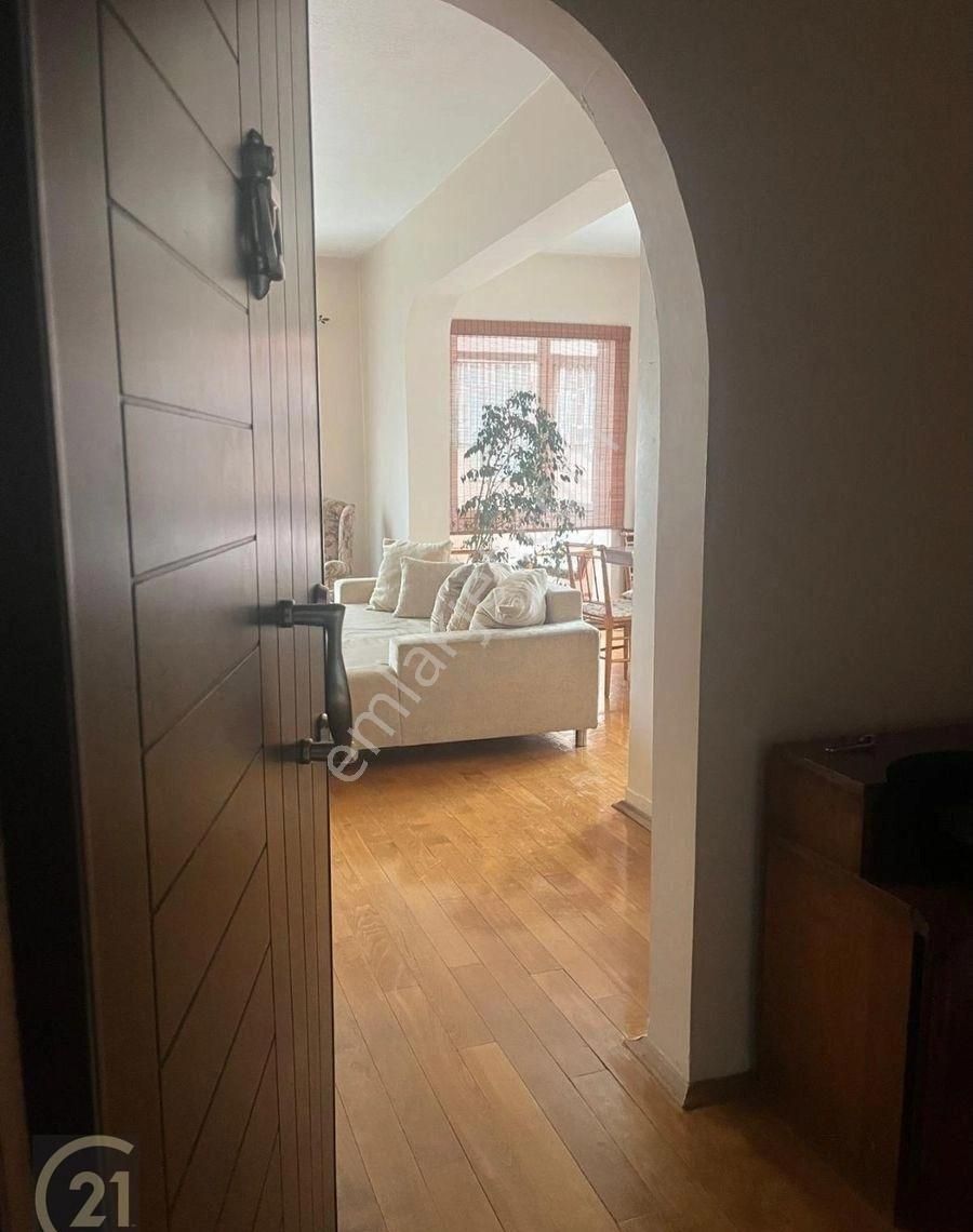 Tunalı Esat Caddesi Kavşağı'nda Eşyalı Kiralık Daire