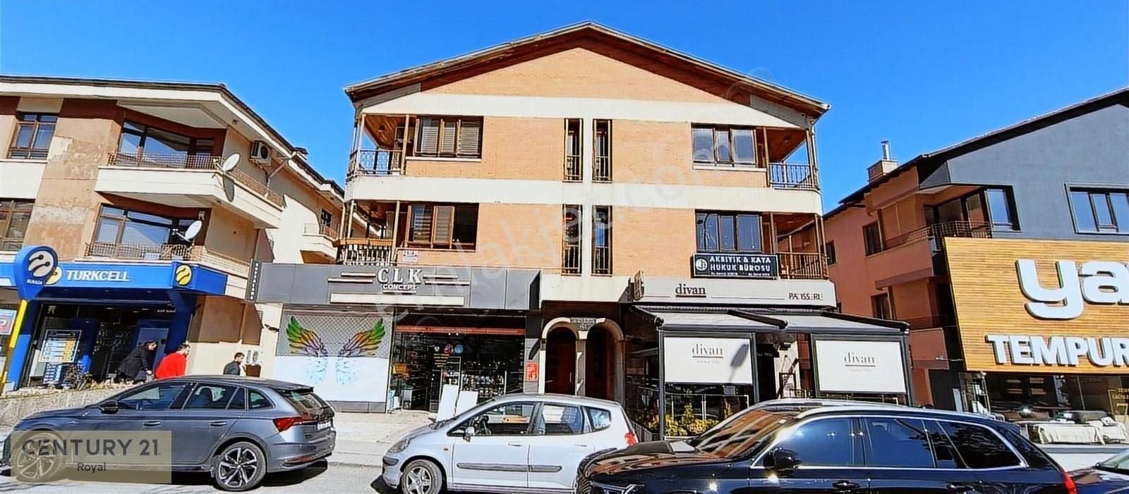 Uğur Mumcu Caddesi Satılık Dükkan