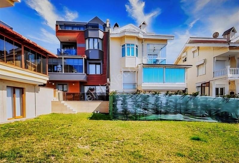 Deniz Manzaralı Site İçerisinde Ultra Lux Villa