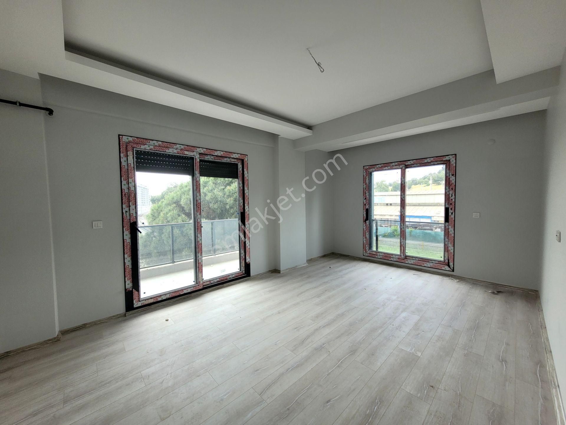 Menemen Esatpaşa'da Satılık 2+1 Daire.
