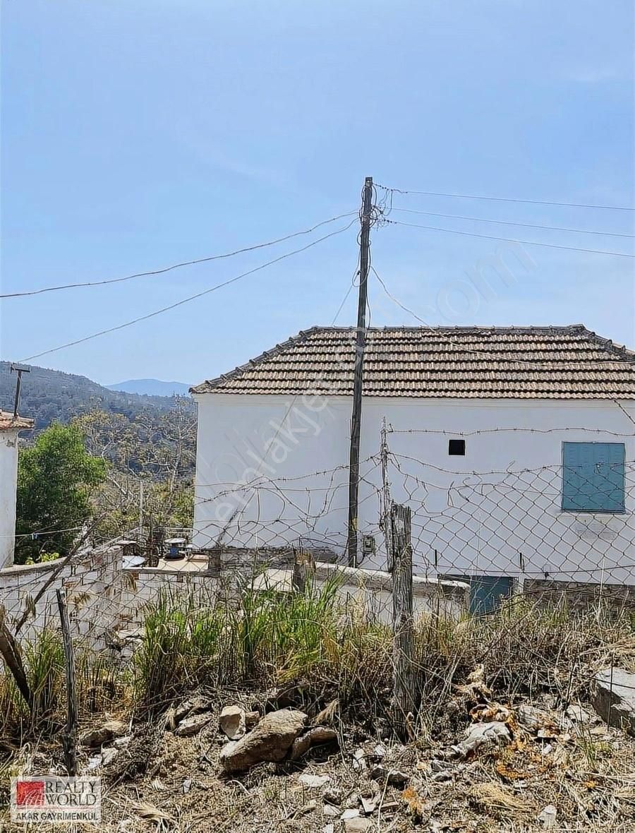 Rw Akar'dan Seferihisar Beyler'de Deniz Manzaralı Köy Evi