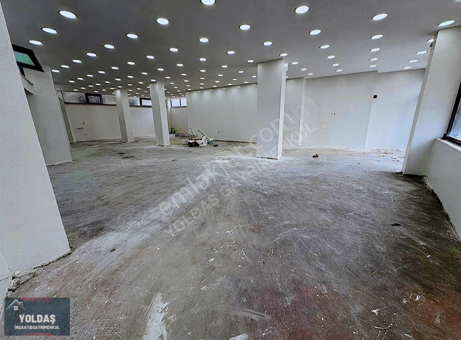 Yoldaş İnşaattan Kiralık Düz Giriş Depolu Dükkan