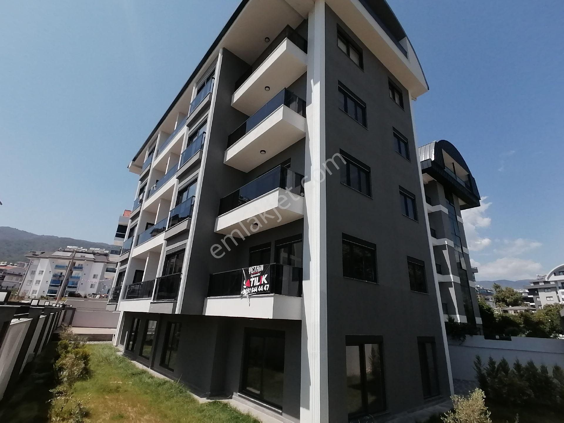 Alanya/oba Çarşamba Mah.havuzlu Site İçinde 1+1 Satılık Daire