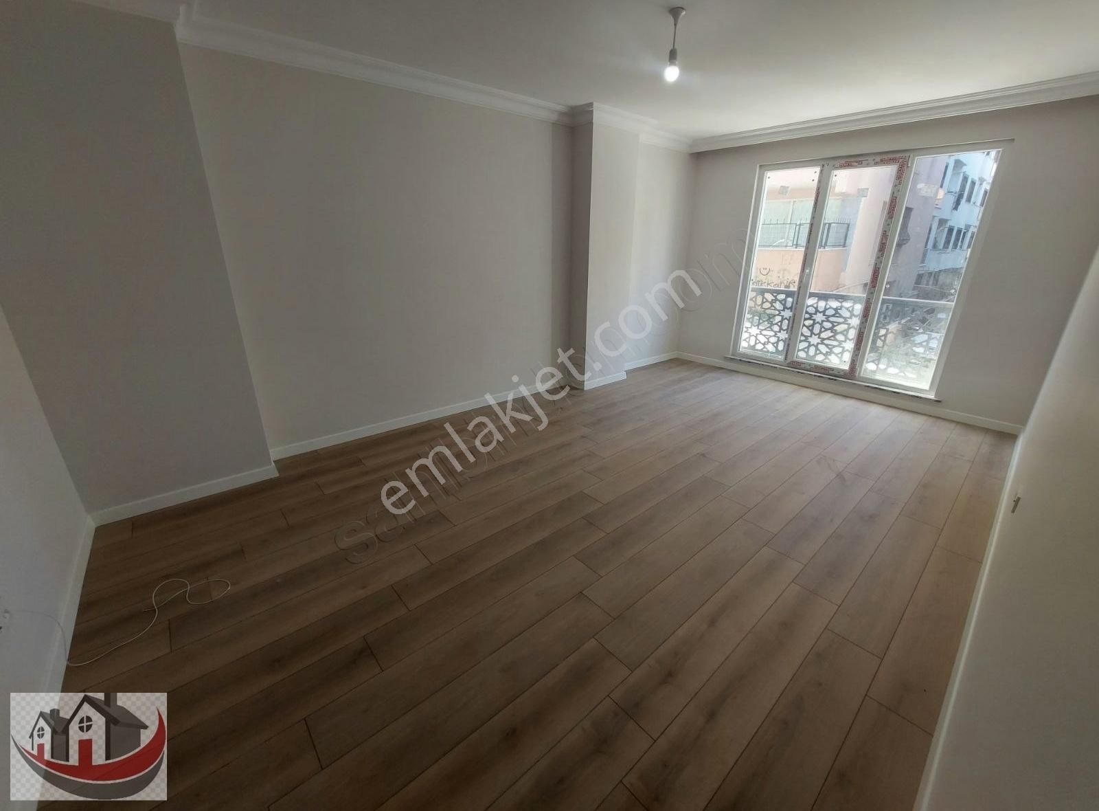 Güneyden Köşe Başı Sıfır Binada 3+1.105m2 Sıfır Daire
