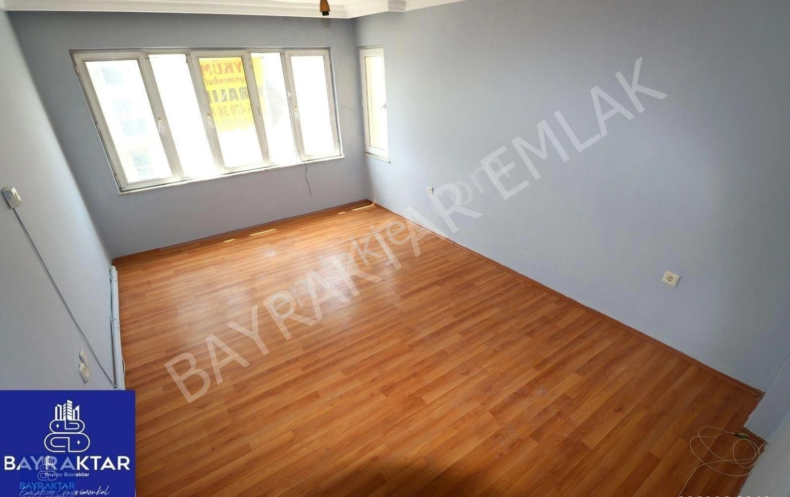 Bandırma Atatürk Caddesi Üzerinde 2+1 Arakat Asansörlü Kiralık Daire Bayraktar Emlak'tan