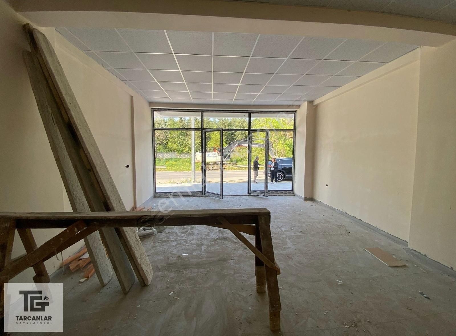 Tarcanlar'dan Alikahya'da Ana Cadde Üstü 45 M2 Kiralık Dükkan